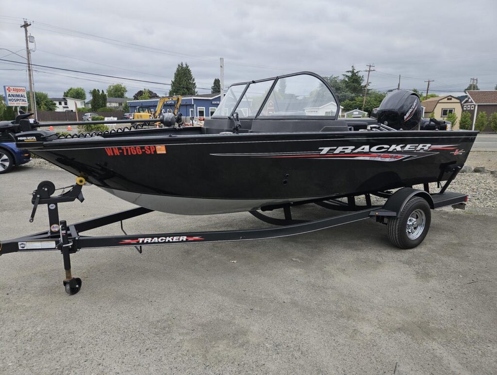 2023 TRACKER PRO GUIDE V175 WT