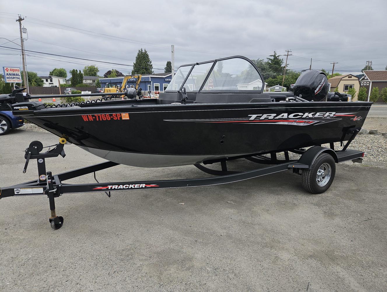 2023 TRACKER PRO GUIDE V175 WT